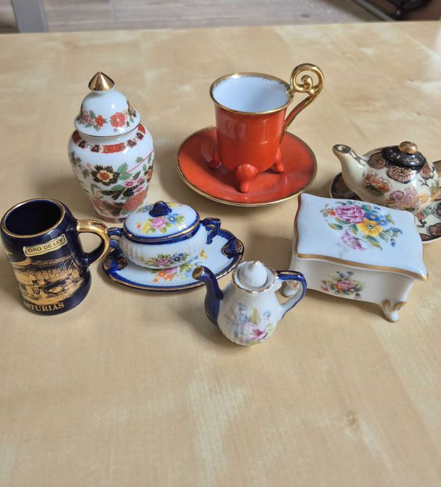 Várias peças porcelana