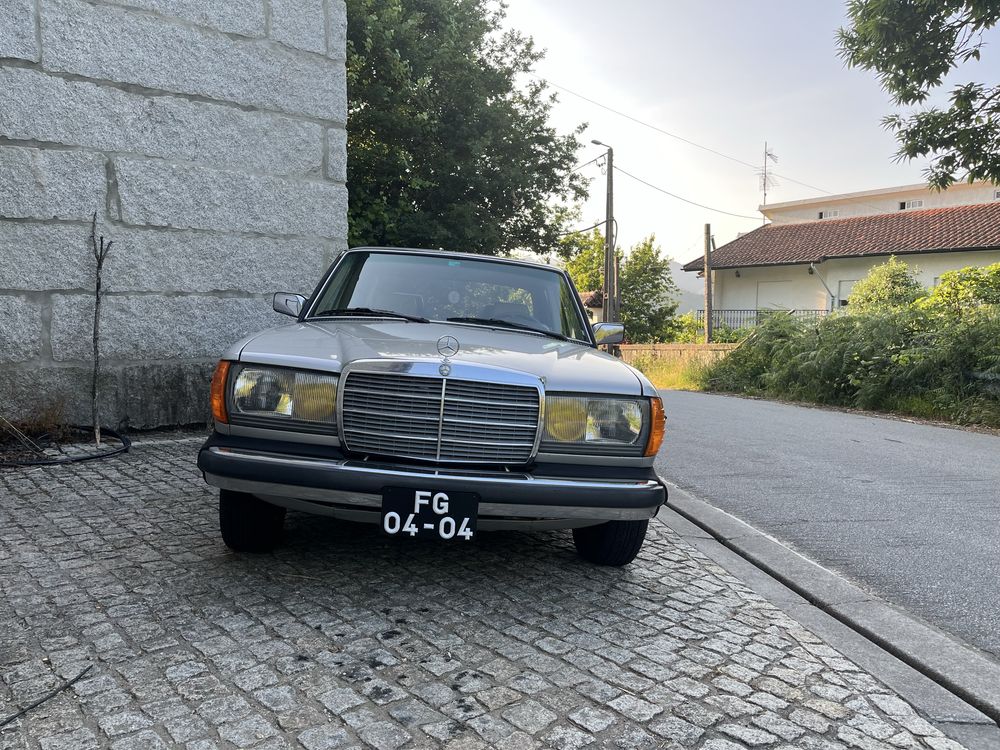 Mercedes W123 -300D