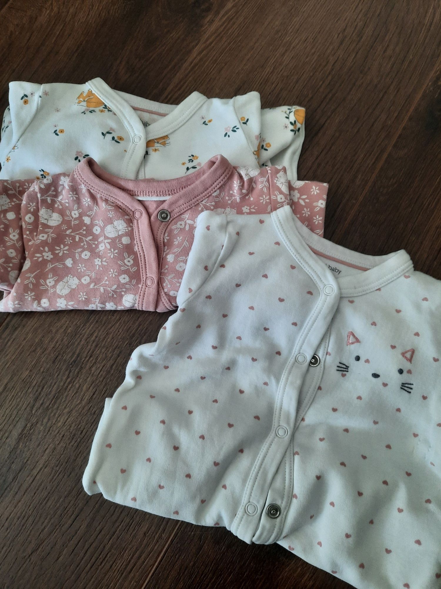 Conjunto três Babygrows C&A 56cm (1 mês)