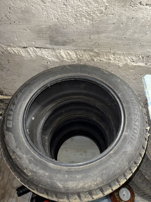 Bridgestone Blizzak 275 55 20