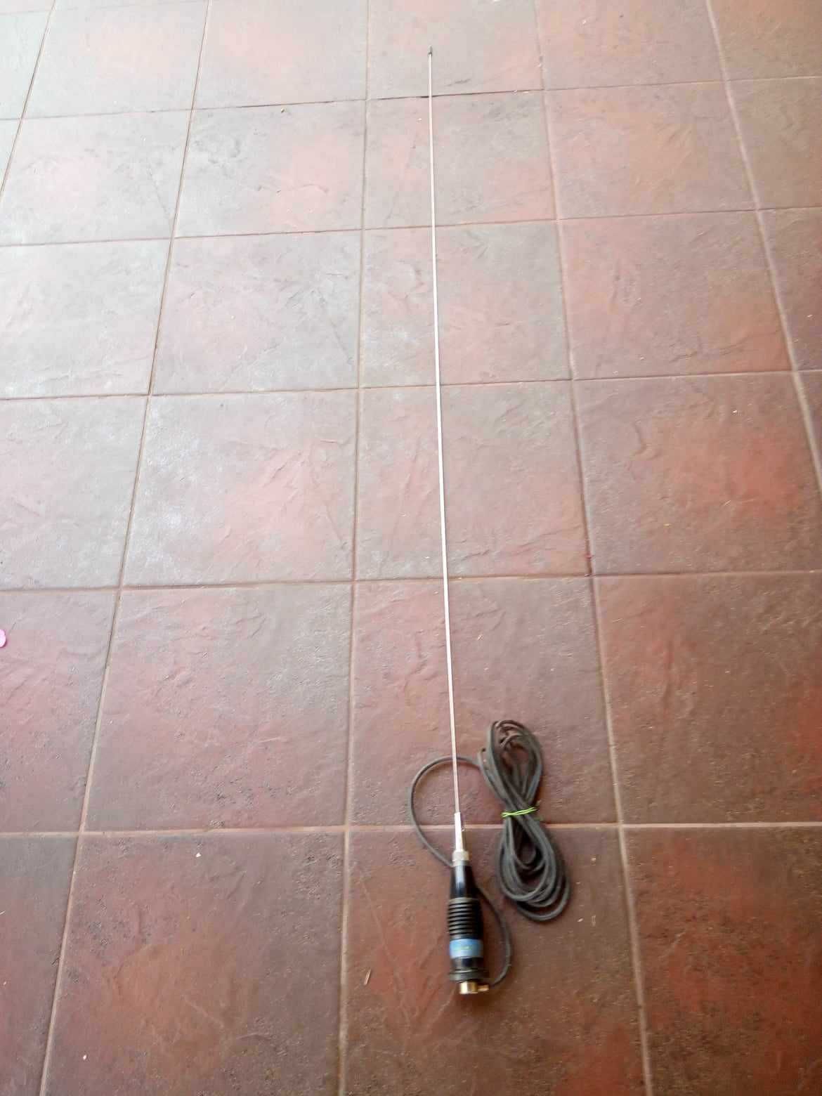 Antena do CB radia PERESIDENT. Długości 150 cm.