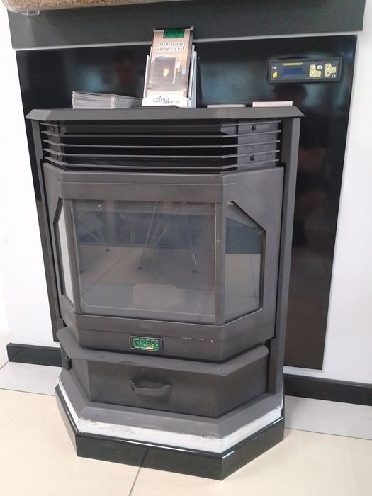 Камін на пелетах Grace 13 incert