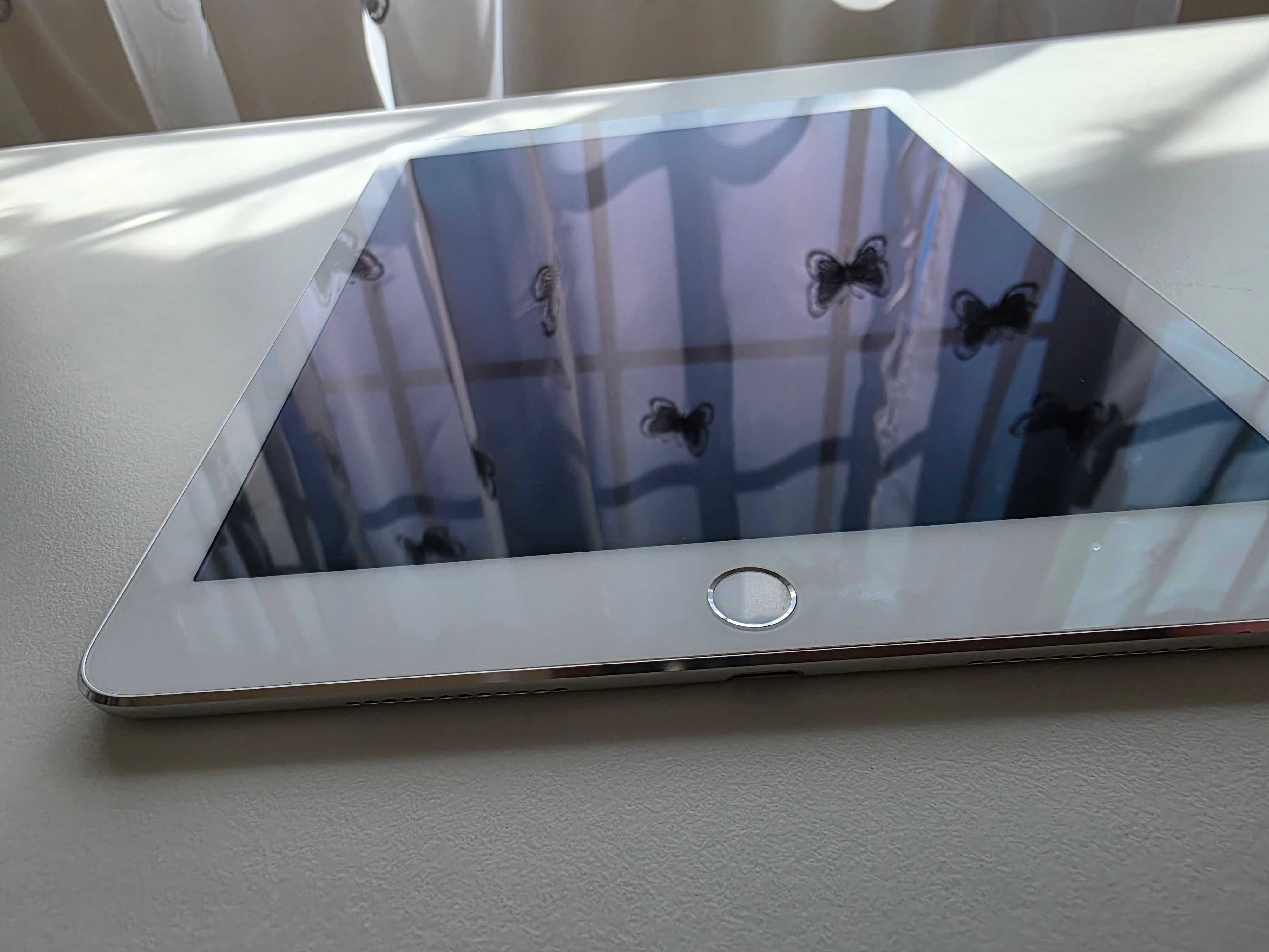 Tablet Ipad Pro 9.7 cali 32GB WI-FI  A1673 Srebrny Bateria 100%