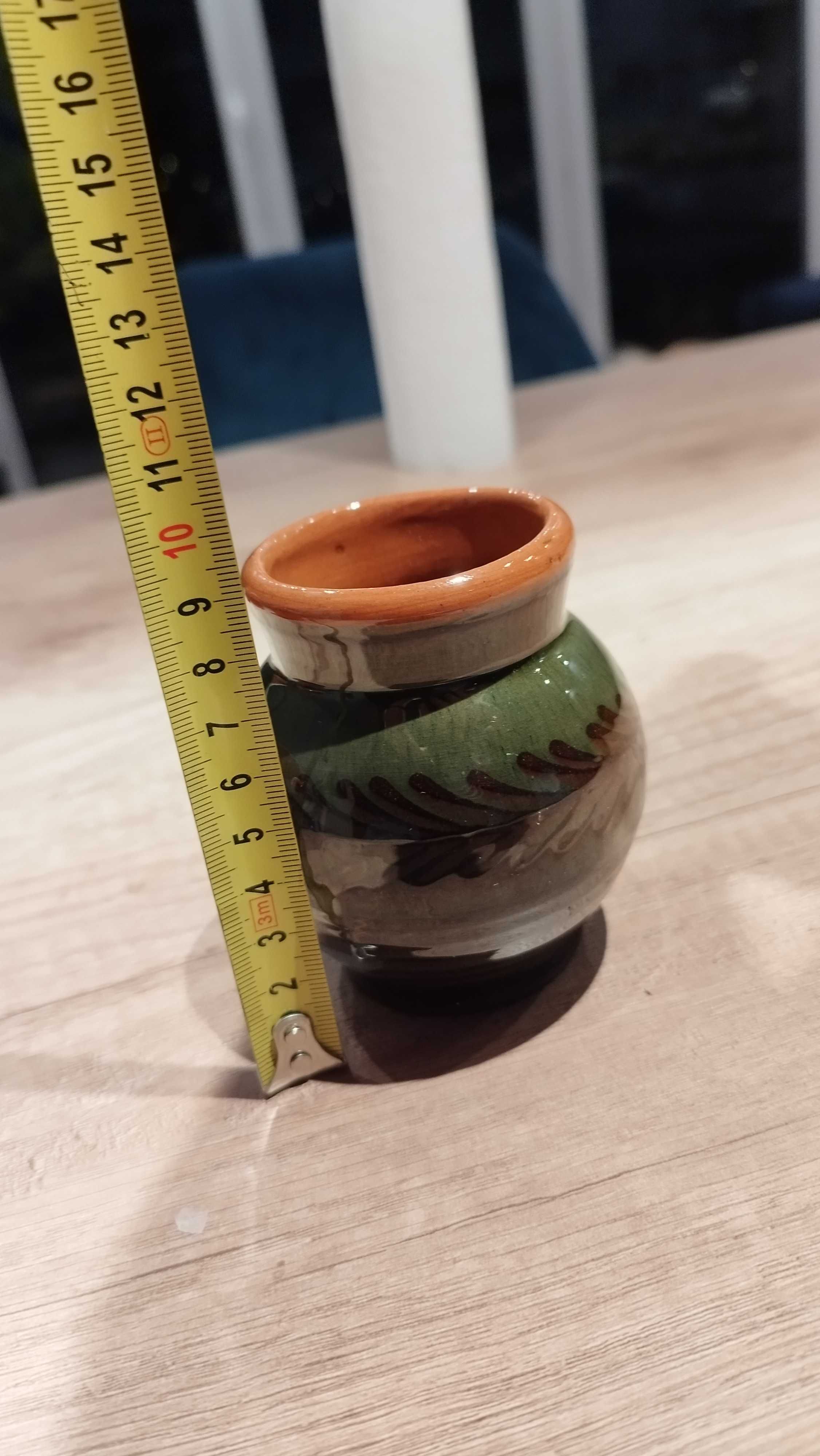 Zestaw trzech ceramicznych dzbanów, PRL