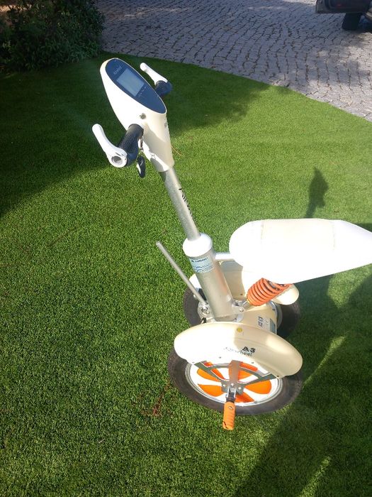 Airwheel A3 electric scooter