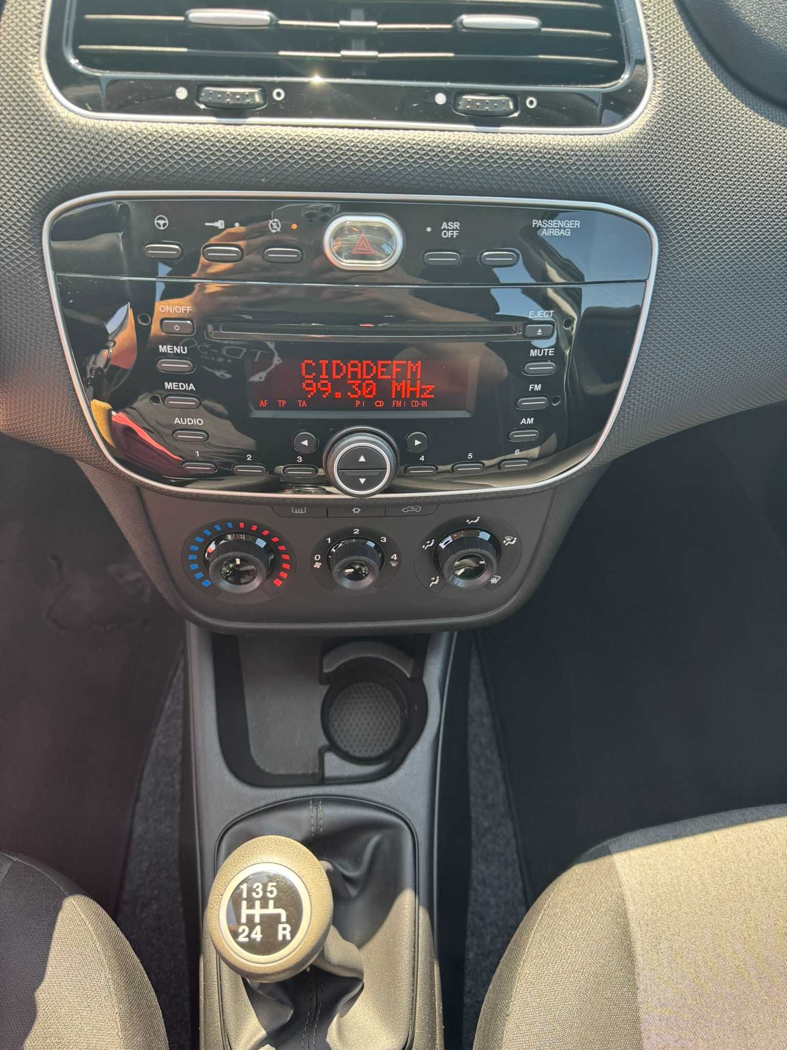 FIAT PUNTO 1.2 - Start&Stop - Poucos KM