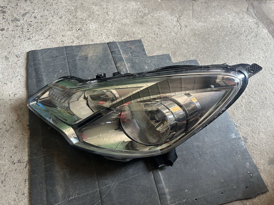 Фара Citroen DS3 C3 іі 2