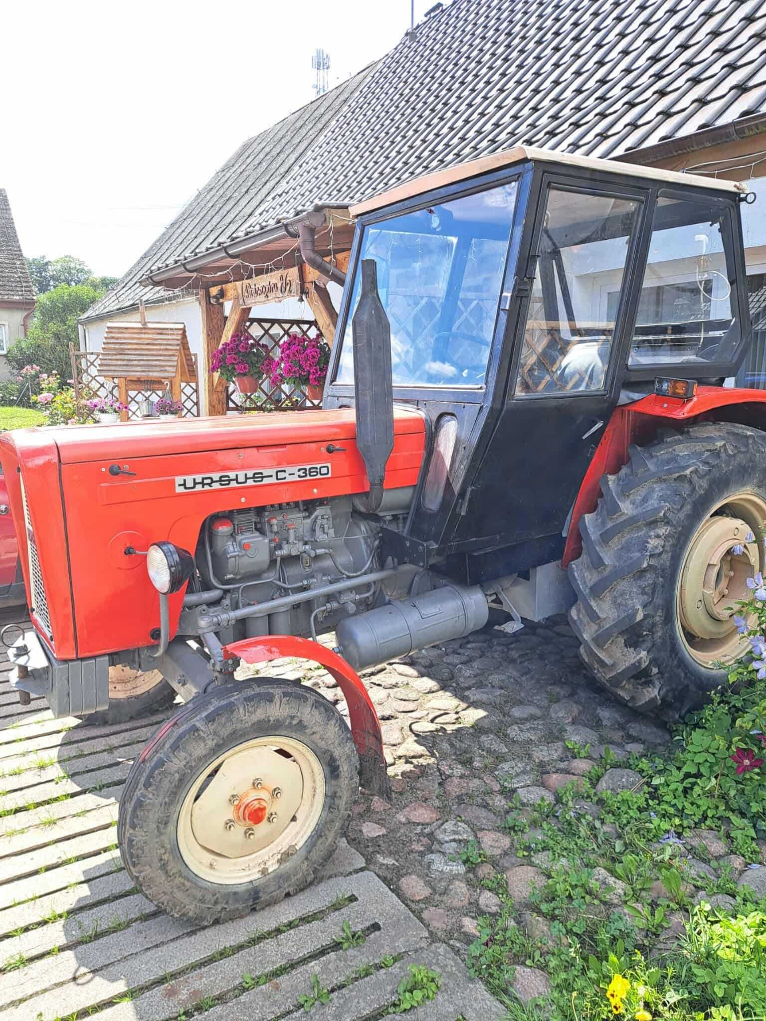 Ciągnik C-360, z przyczepą