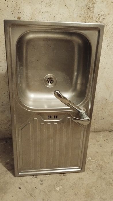 Zlewozmywak nierdzewny z baterią , wężykami i odpływem