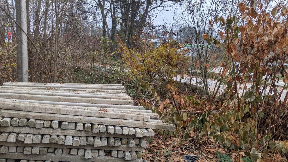 Продам стовпчики бетонні армовані
