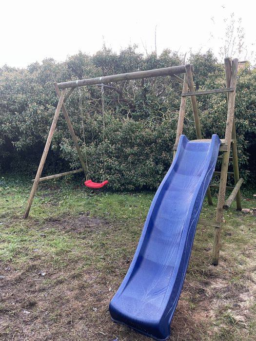 huśtawka ogrodowa ze zjeżdżalnią
