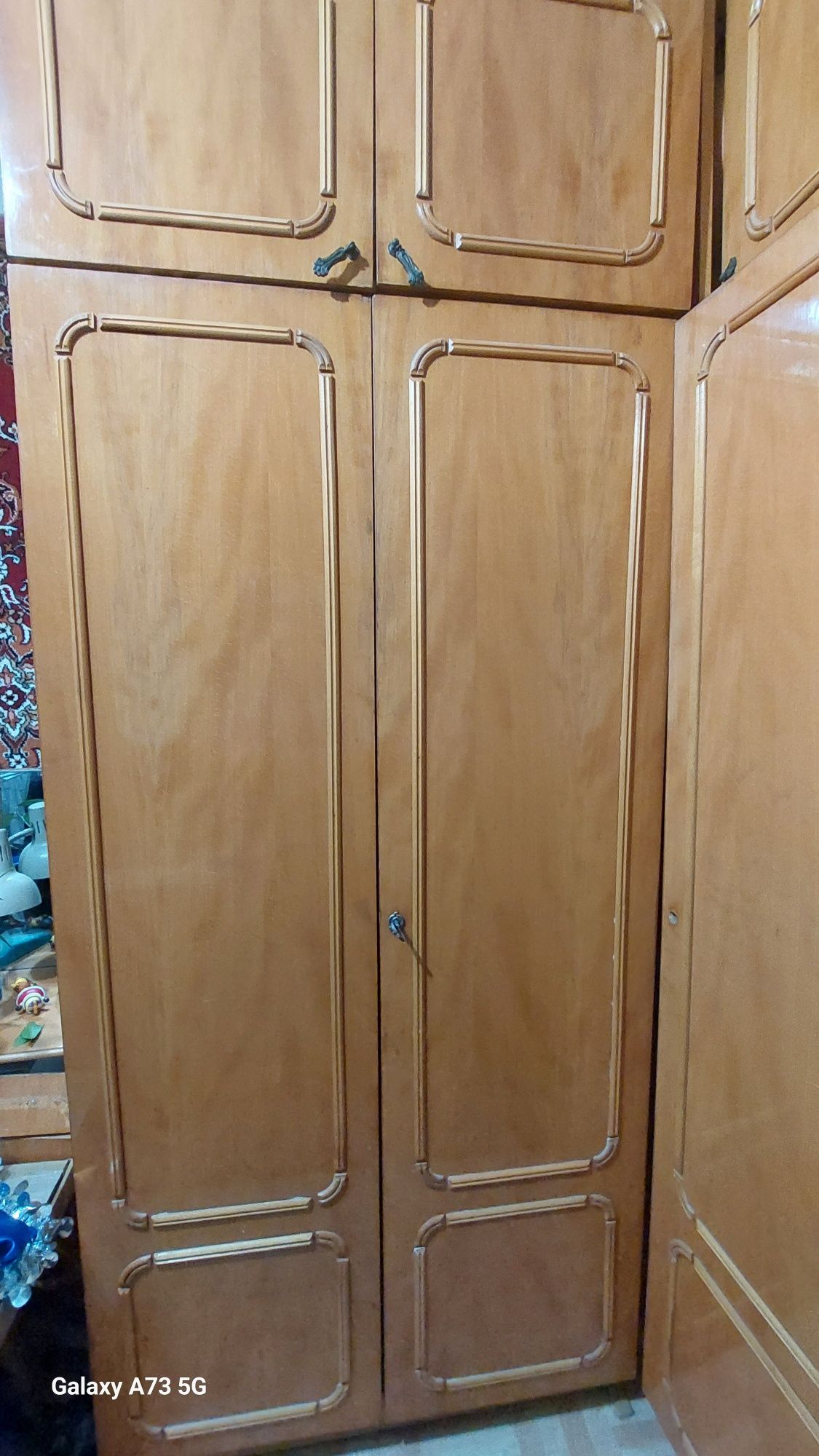 Дві шафи на 2 дверей