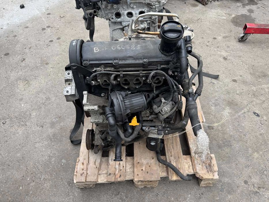 Двигатель Vw Touran 1.6 BSF 8V Двигун Caddy BGU Мотор Jetta Запчасти