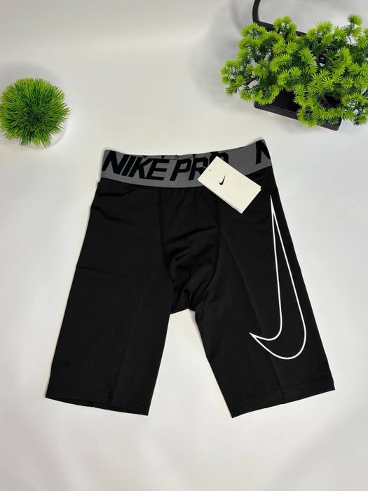 Компресионные шорты Найк