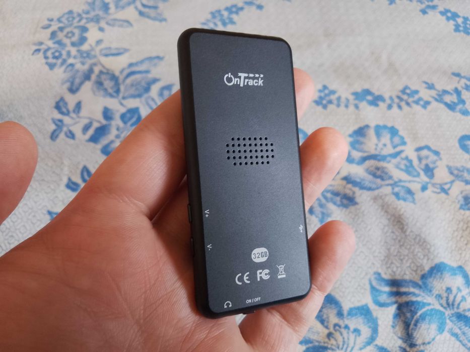 MP3 плеєр OnTrack Q06 - 32GB, Bluetooth 5.0, майже новий.