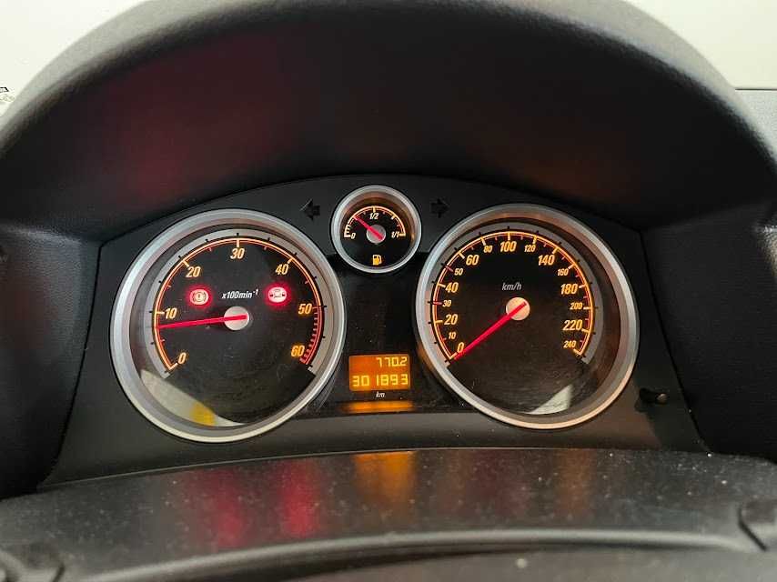 Opel Astra  GTC 5 Lugares
