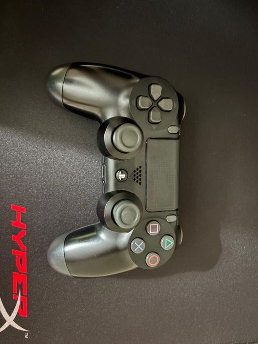 Comando PS4 em excelente estado