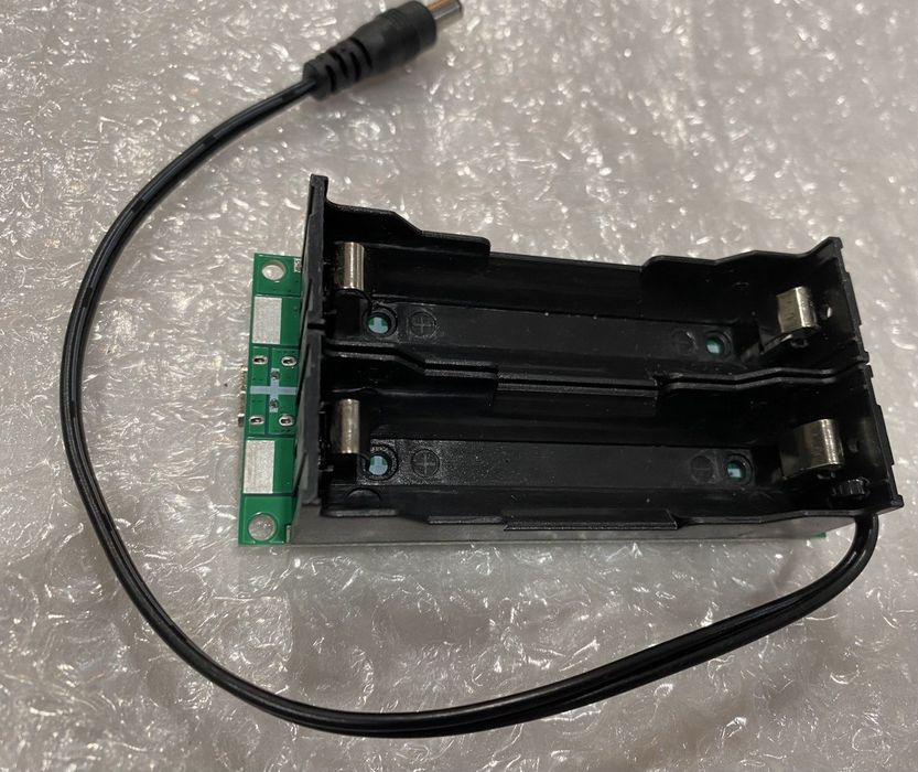 Продам блок безперебійного живлення на 12 в (з аккумуляторами) для Wi-