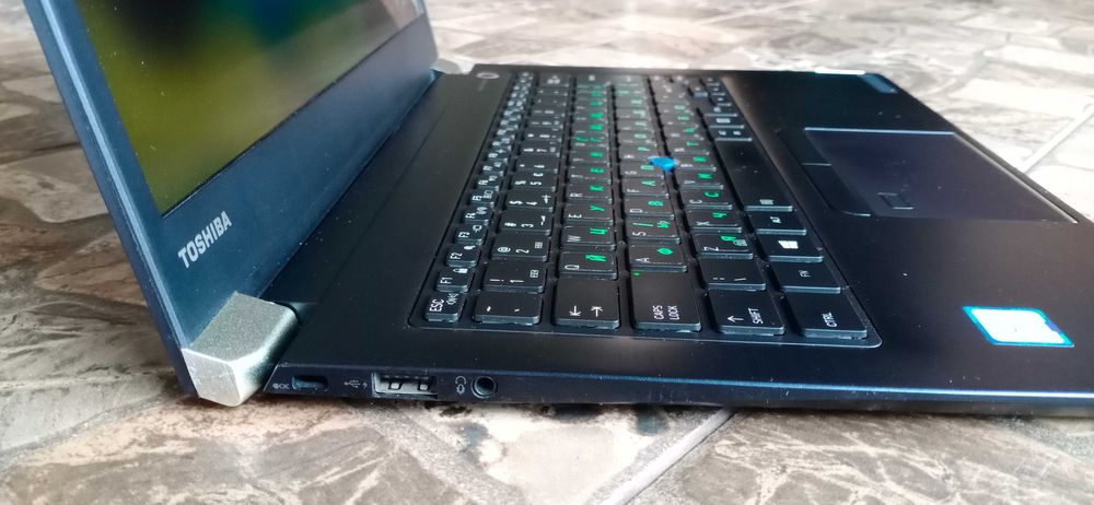 Ноутбук Toshiba X-30 сенсорний, 13Full HD. 8 DDR4. SSD 128. I5-7300.