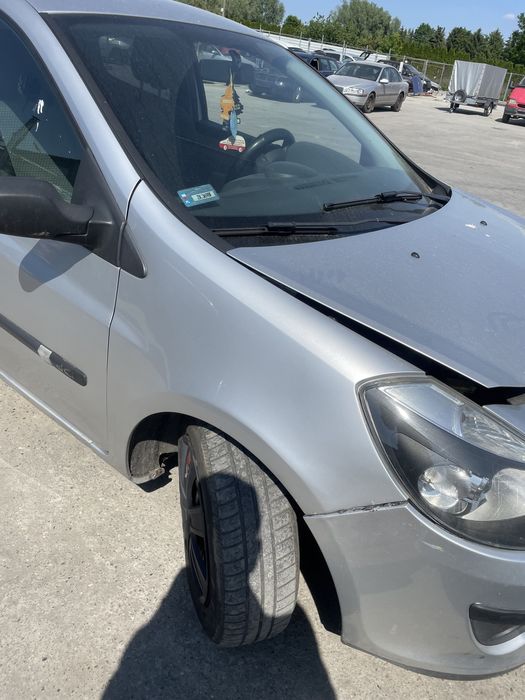 Розбірка розборка  Renault Clio Рено Кліо шрот бампер фара капот