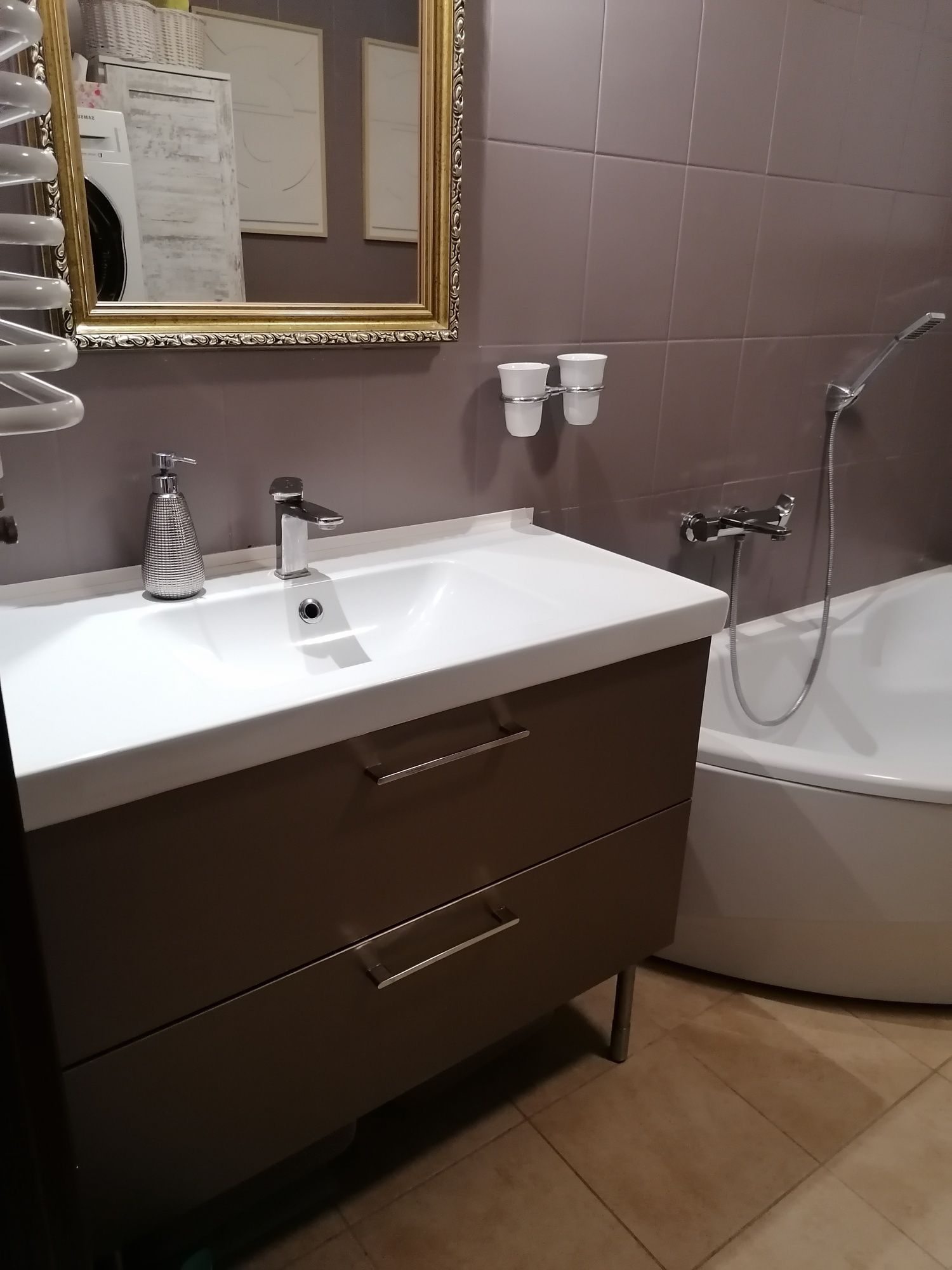 Szafka łazienkowa Ikea plus umywalka