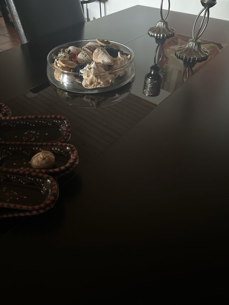 Mesa de sala e 4 cadeiras