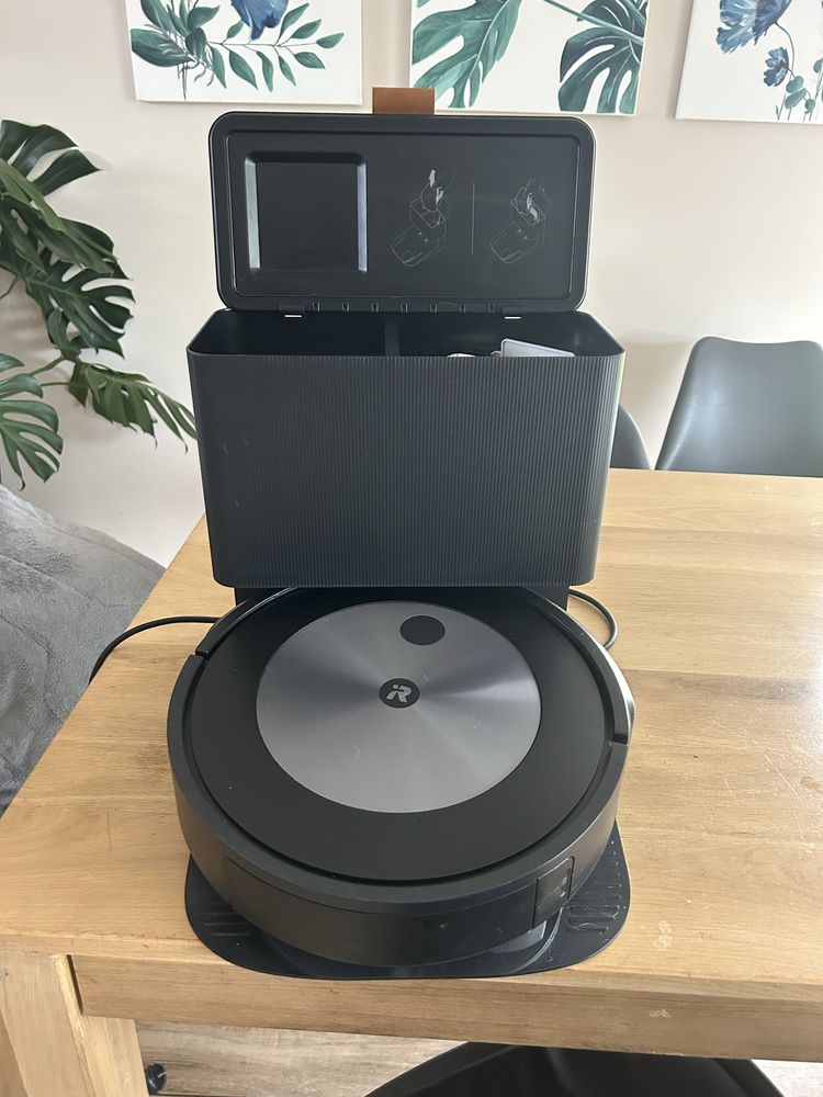 Robot sprzatajacy Roomba j7