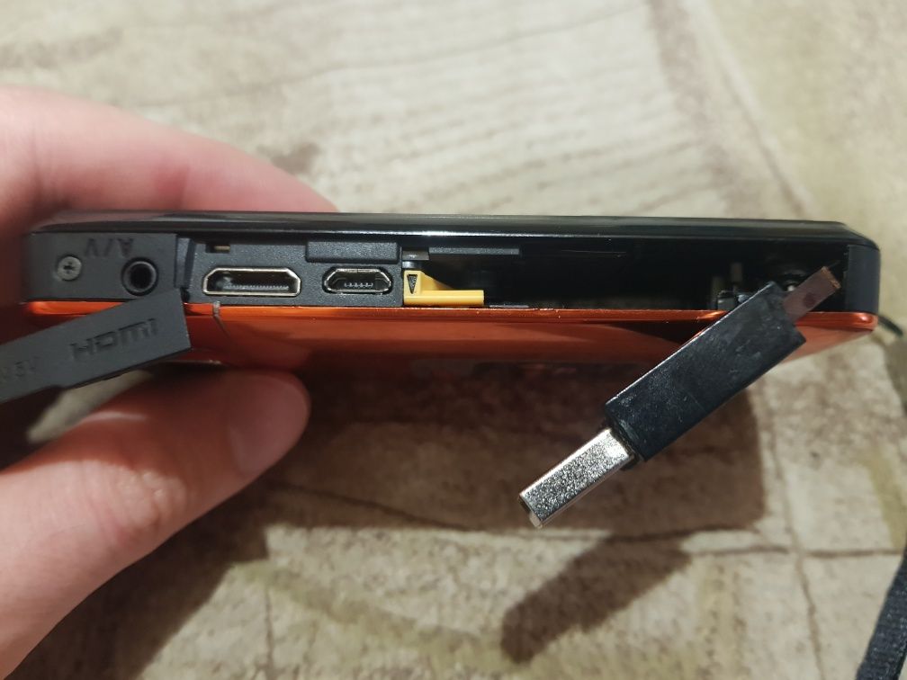 Сенсорный видеорегистратор Kodak Zi10 + карта памяти 16gb