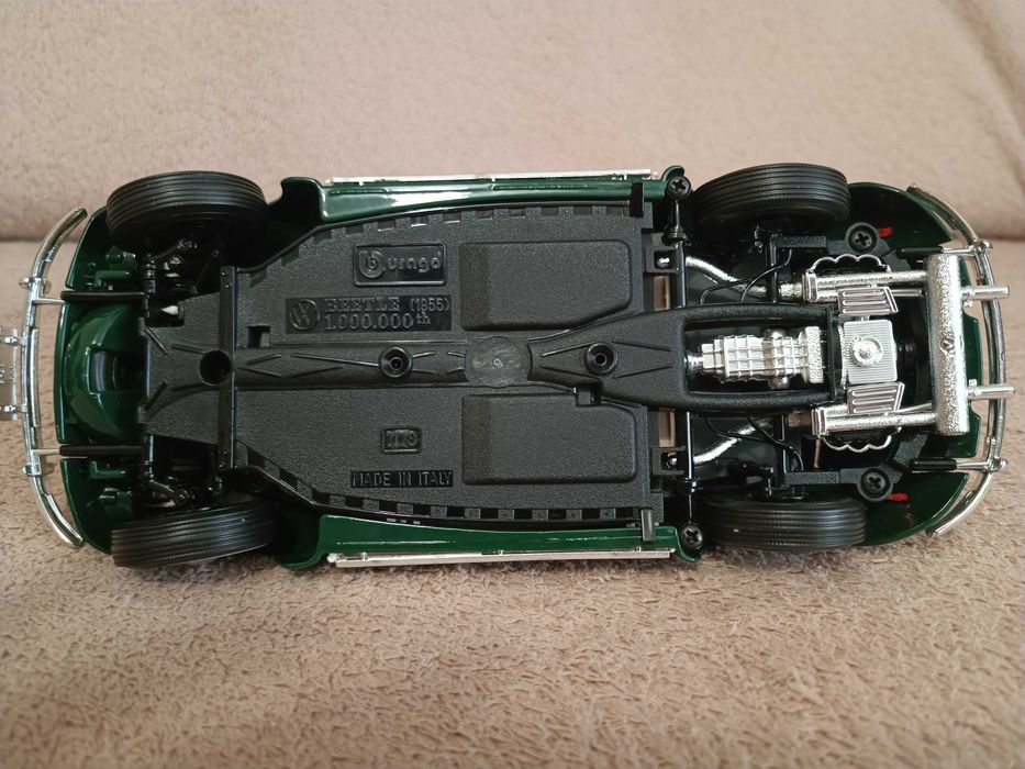 Металева модель автомобіля