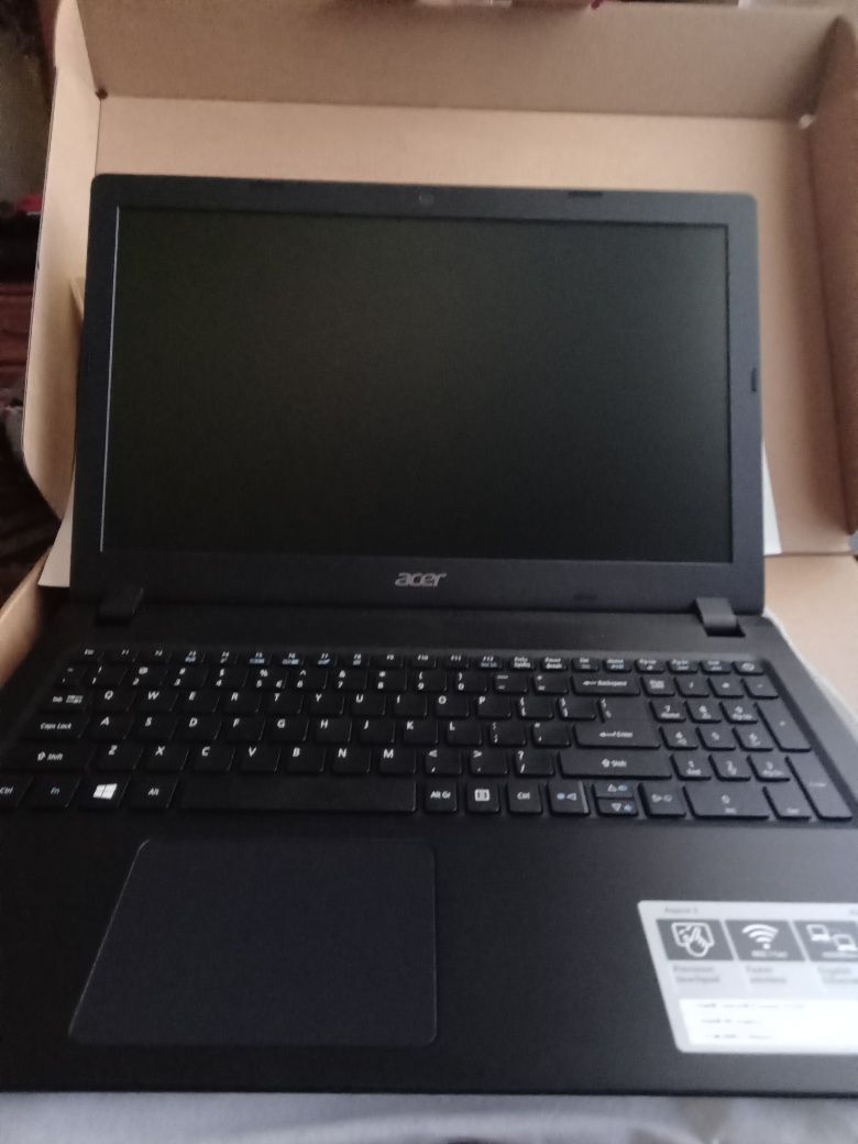 Laptop acer nowy