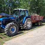 Ciągnik Ford / New Holland 7840 z ładowaczem czołowym
