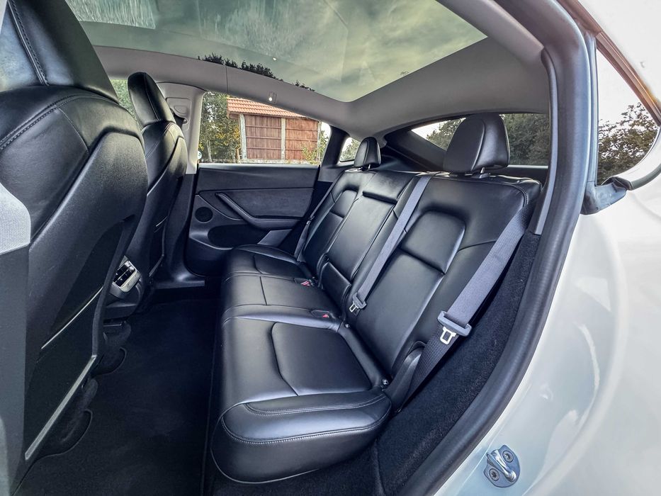 Tesla Model Y Long-Range DUAL Motor AWD | IVA DEDUTÍVEL