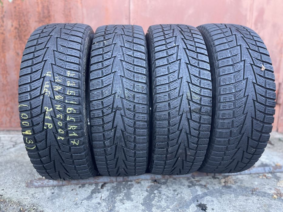 Шини 225/65 r17 Hankook зимові залишок протектора 8мм