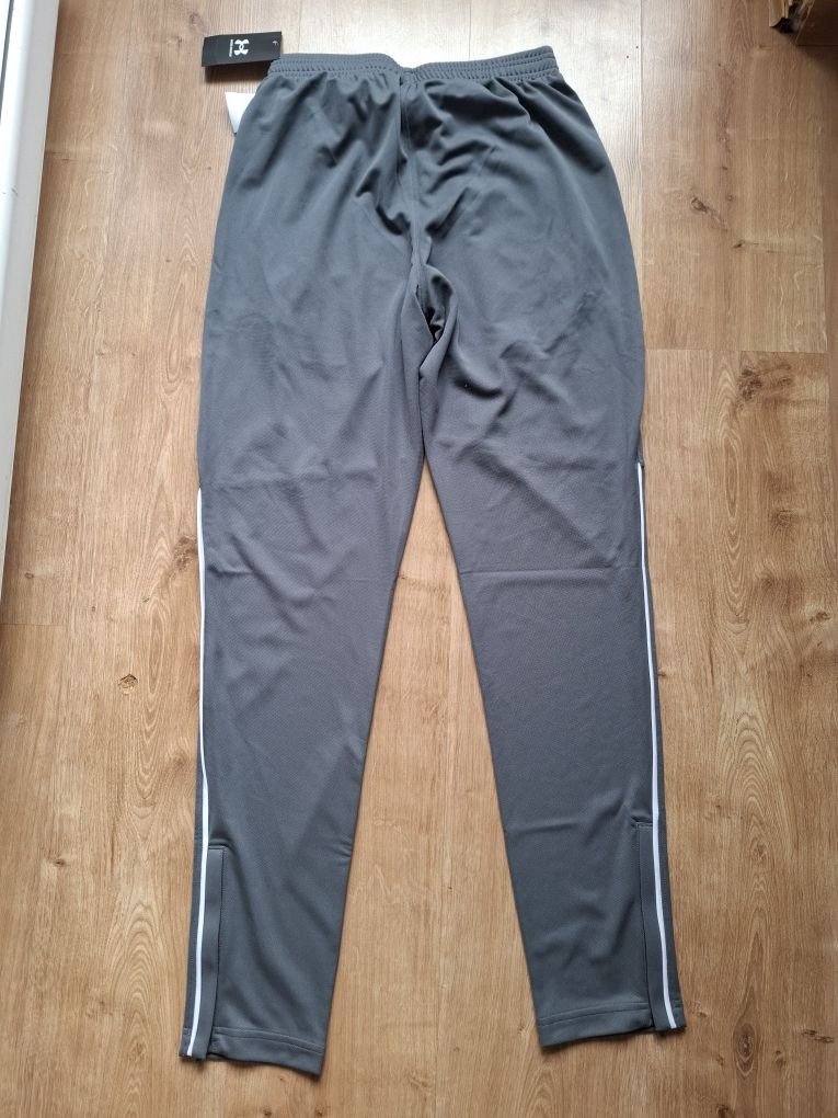 Spodnie dresowe Under Armour S nowe