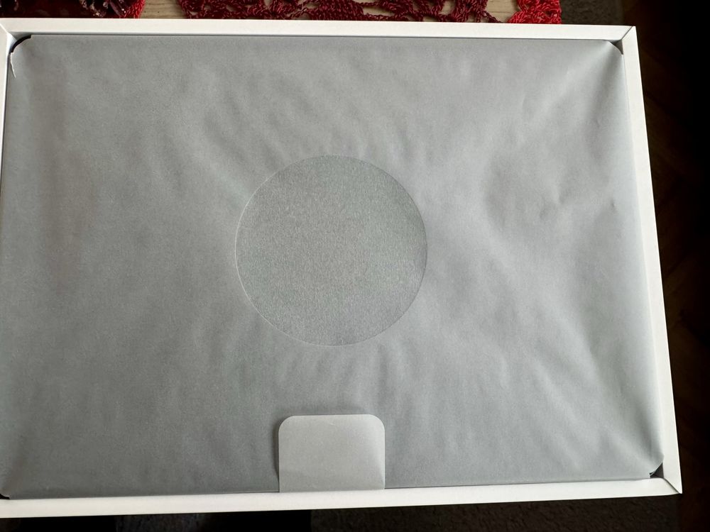 MacBook Air M2 8/256 GB Północ + pokrowiec i etui