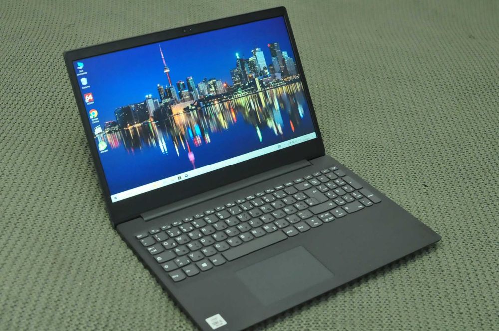 Игровой Ноутбук Lenovo V15 (Core i5 Gen10 /8Gb DDR4 /SSD /video-2Gb)