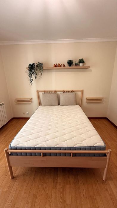 Cama casal com colchão IKEA