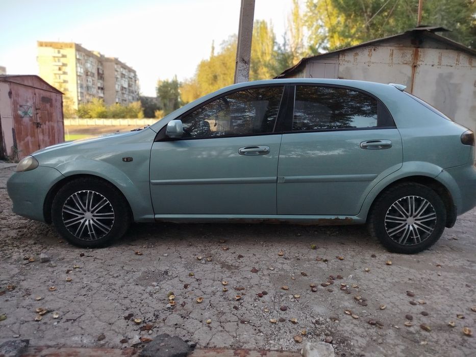 Продам Шевроле лаччети 1.8