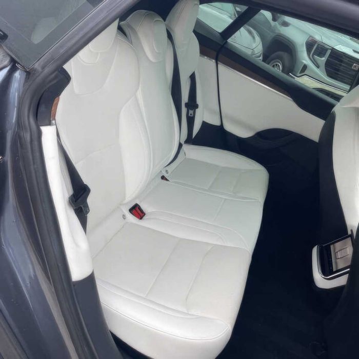 Tesla Model S      2022
