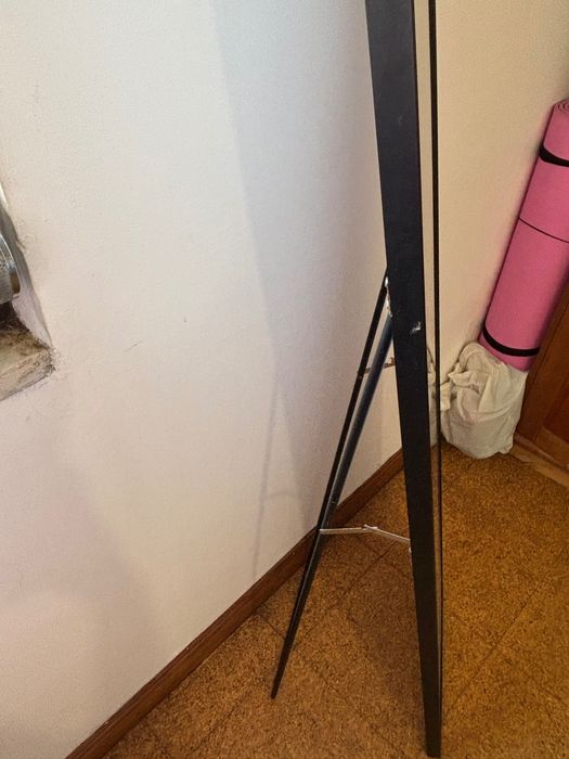 Espelho em pé com suporte