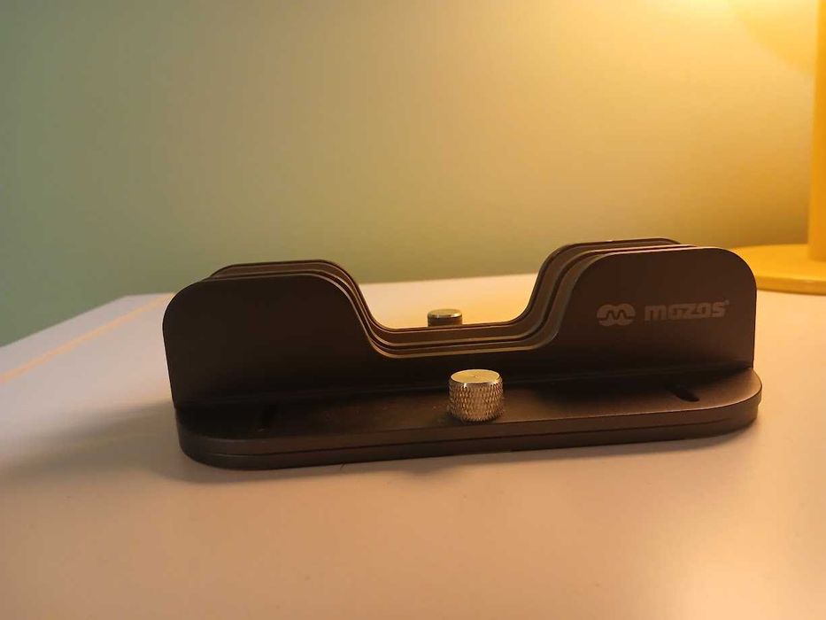 Wertykalny stojak na 2 laptopy