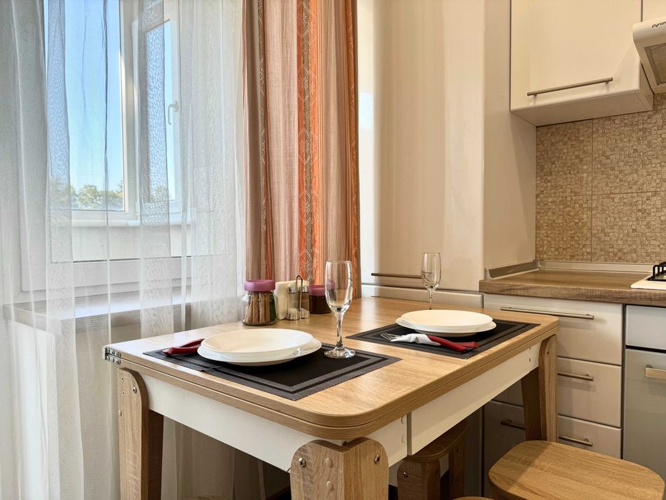 ApartPoltava 2-кімн у НОВОБУДОВІ закритий двір,велика ВАННА, ПОДОБОВО