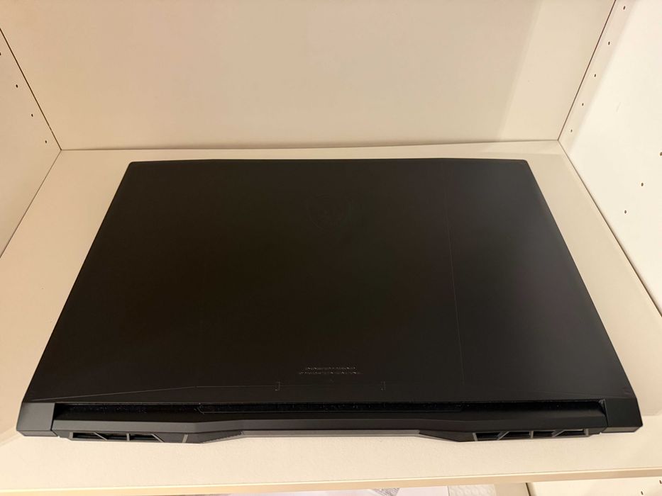 Laptop Portátil MSI 17"- Ryzen 9 AI | RTX4060 8GB | 240hz | 32GB ram
