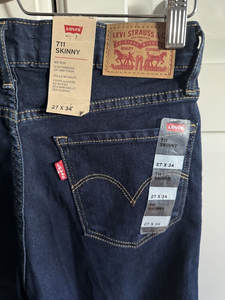 Spodnie damskie jeansy W27 L34 Levis 711 Skinny Mid Rise