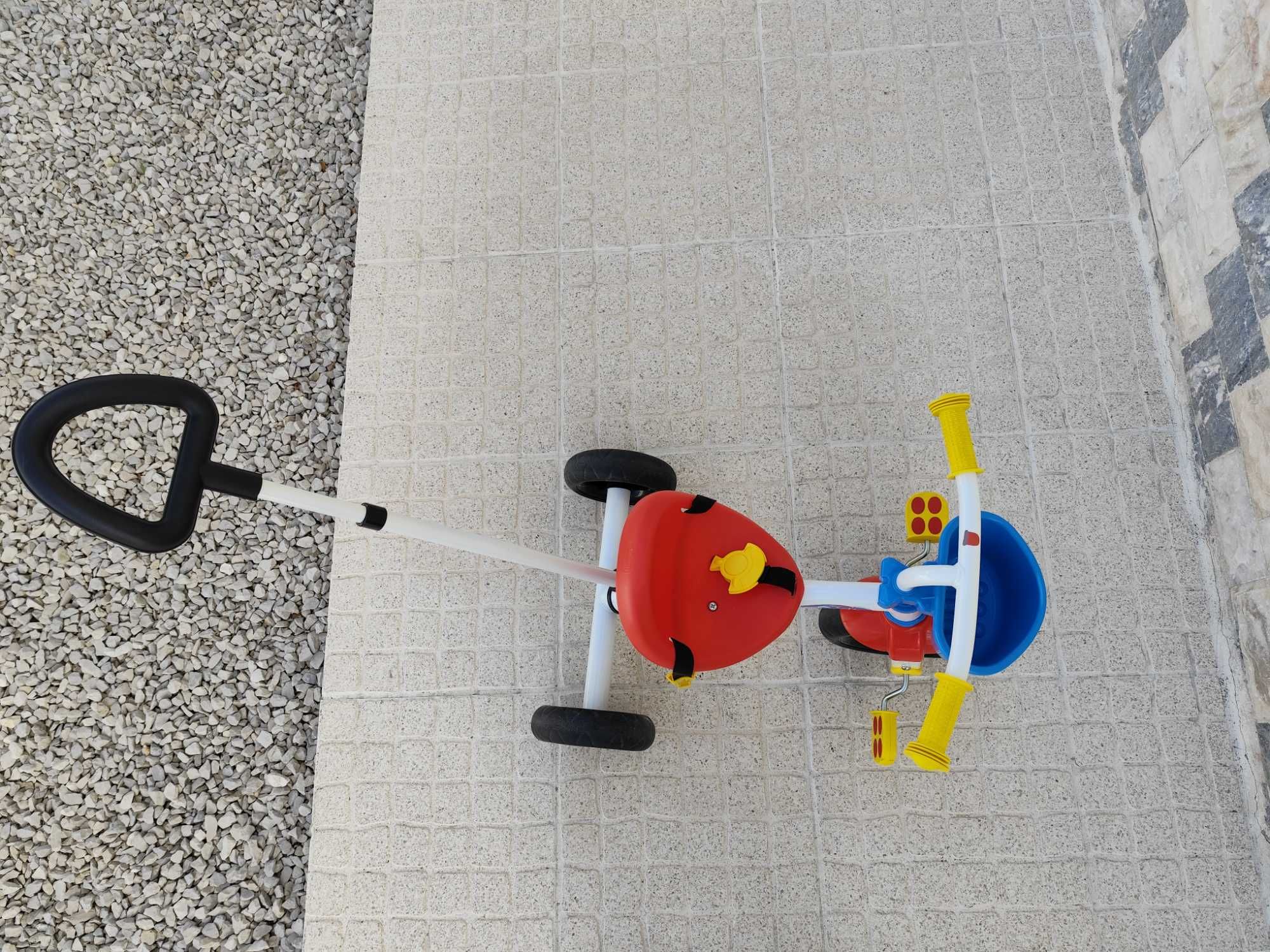 Triciclo de aprendizagem U-Go da Chicco, excelente estado.