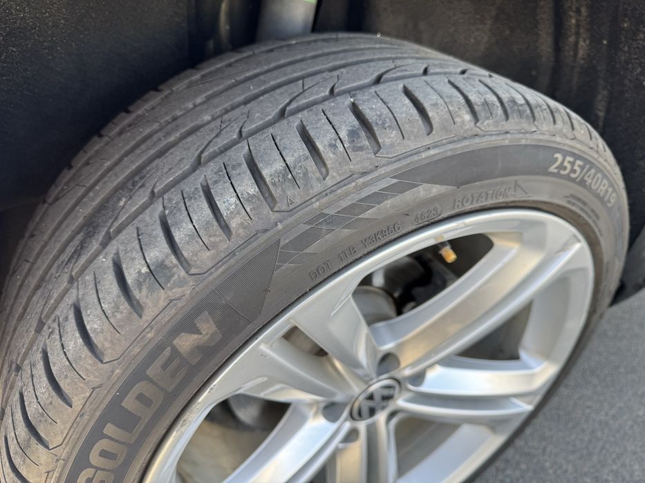 Volkswagen Tiguan SPORT R-LINE