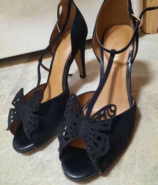 Продам босоножки Clarks