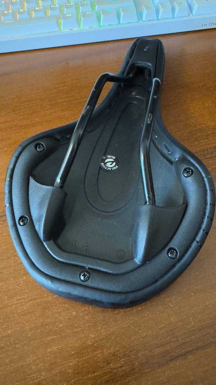 Велосипедне сідло Entity Void