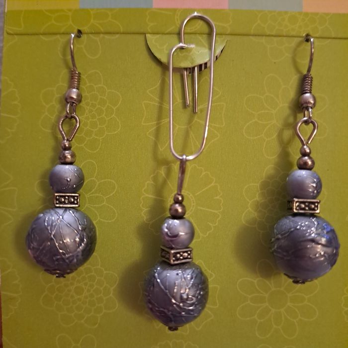 Komplet biżuterii kolczyki + zawieszka