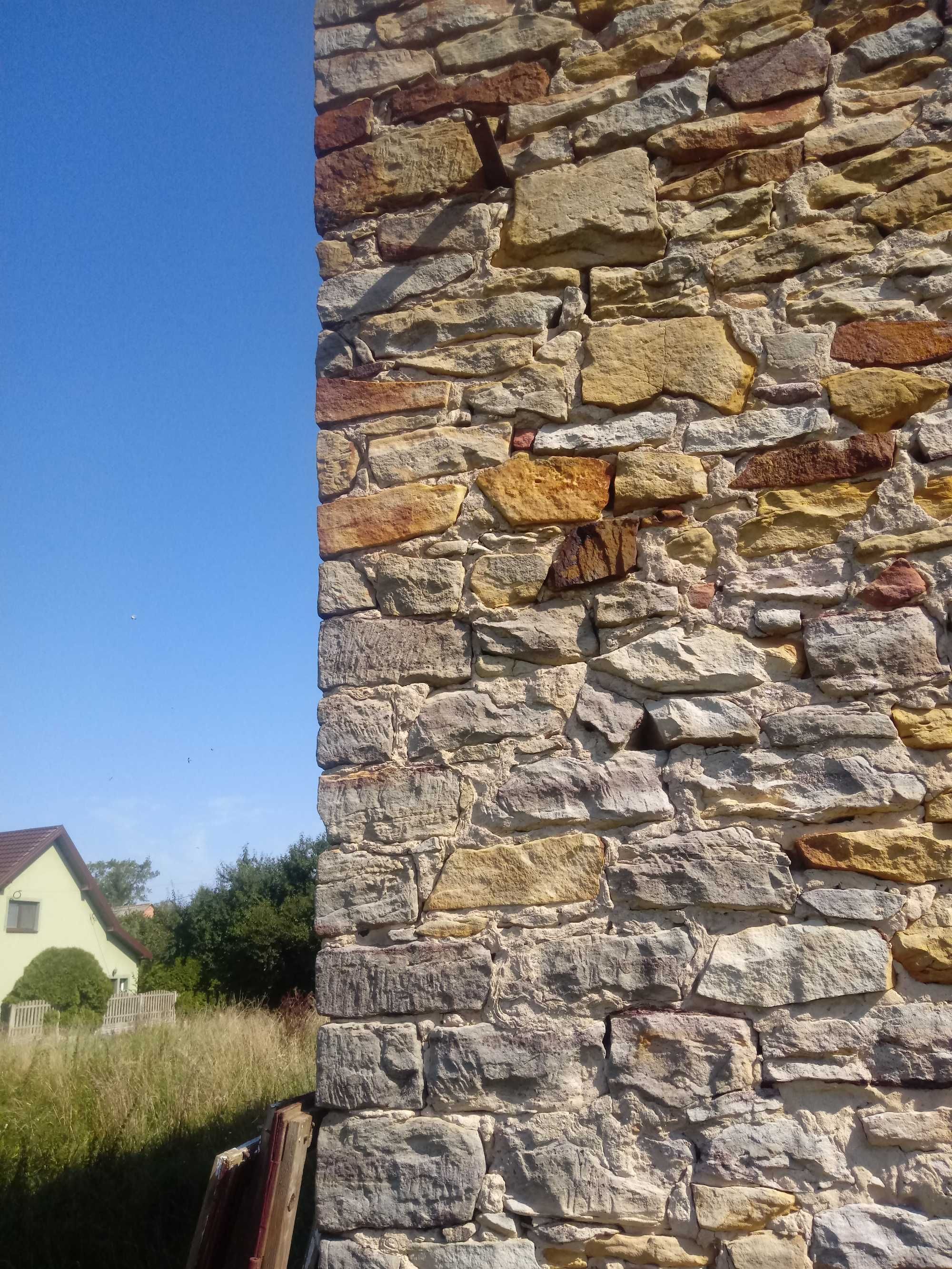 Kamień piaskowiec i głazy(do murowania oraz ozdobne.